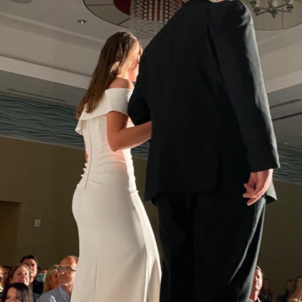 AQUA Off-the-Shoulder Scuba Crepe Gown - Exclusive NWT White Ivory Size 6 - Picture 3 of 7